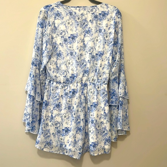 Altar’d State White & Blue Floral Romper - Picture 6 of 6